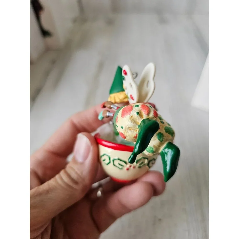 Hallmark Hugh Merry bakers mixing baking ornament‎ new Xmas tree